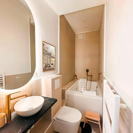 Apartment Balneo & Cinema Suspendu - 14eme *