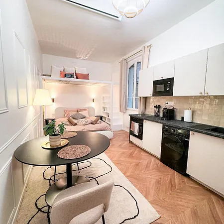 Balneo & Cinema Suspendu - 14eme Apartment